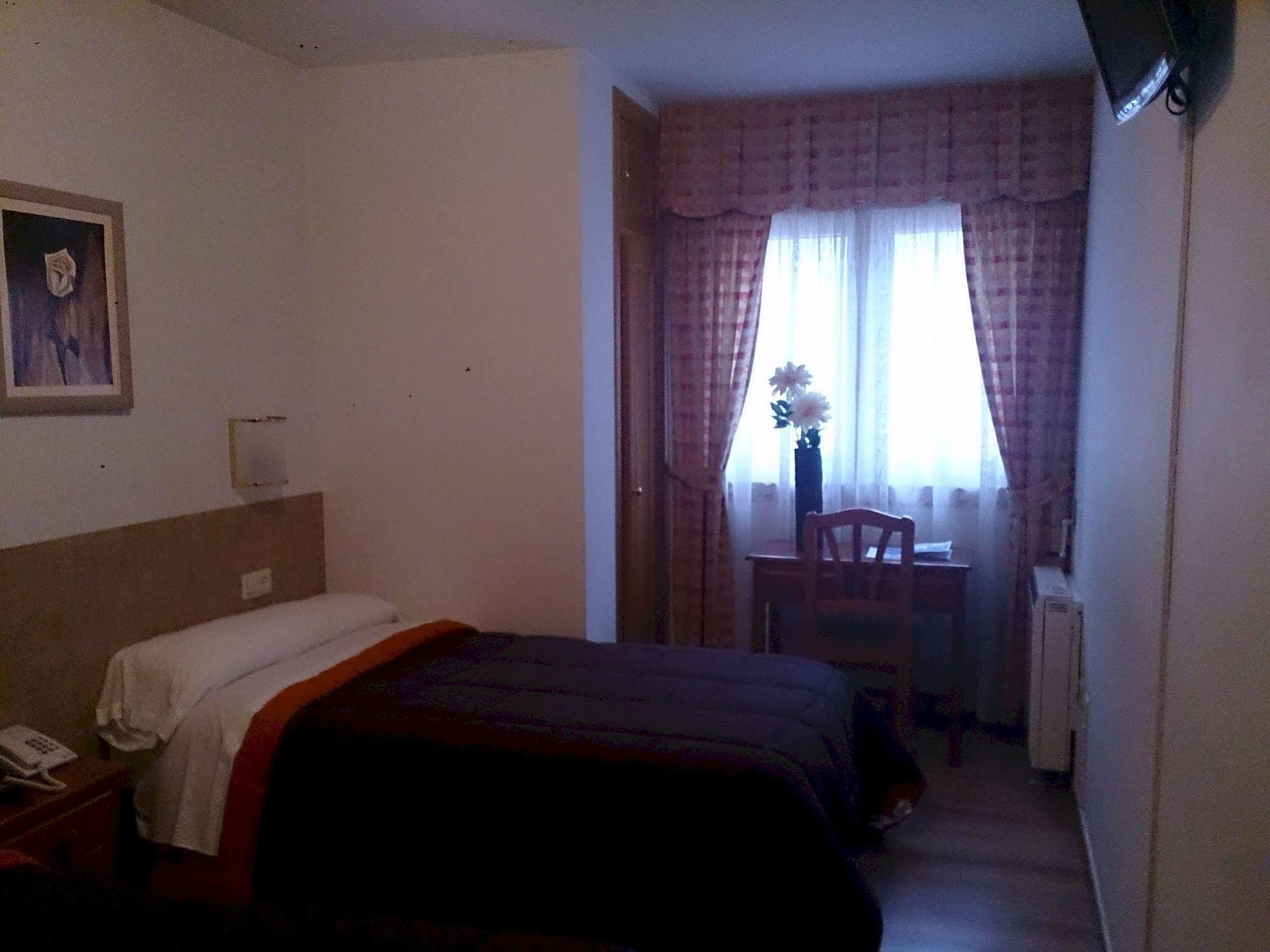 Pension Santa Clara โอโกรูญา ภายนอก รูปภาพ